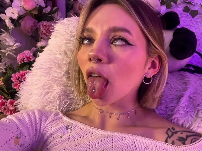 You'd like to see my mouth filled with your cum, wouldn't you by PrettyGirlHotness