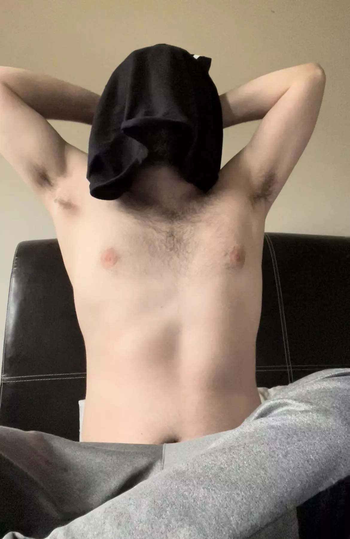 You’d love a smell wouldn’t you💪🏼💦 Dms open😈 posted by HungYoungAlpha-