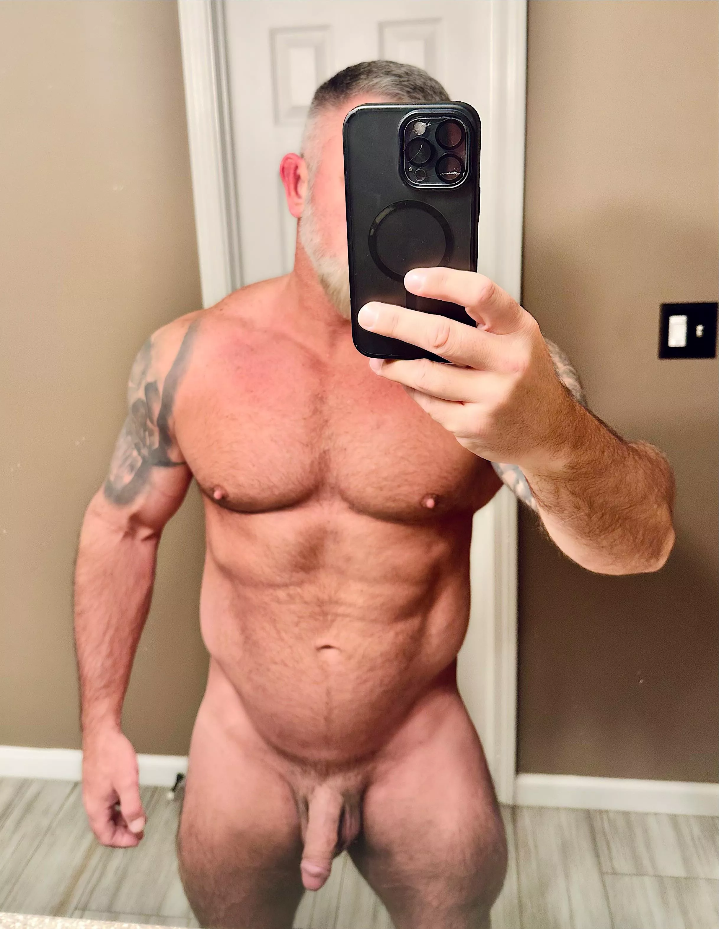 48yo/5’11”/(m) posted by ATLDad11