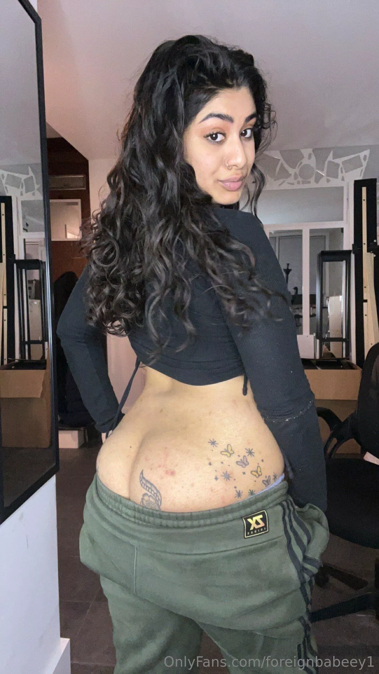 Are guys into brown bubble butts? posted by Electrical_Night_943