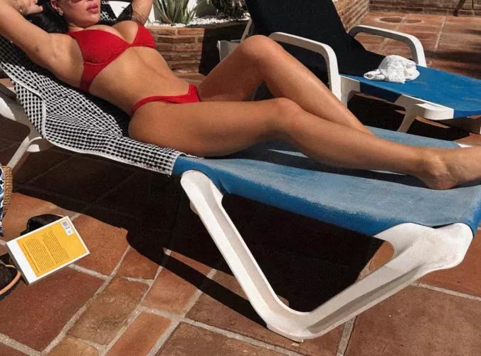 Are red also you’re favourite color? by Beecoincrypto23