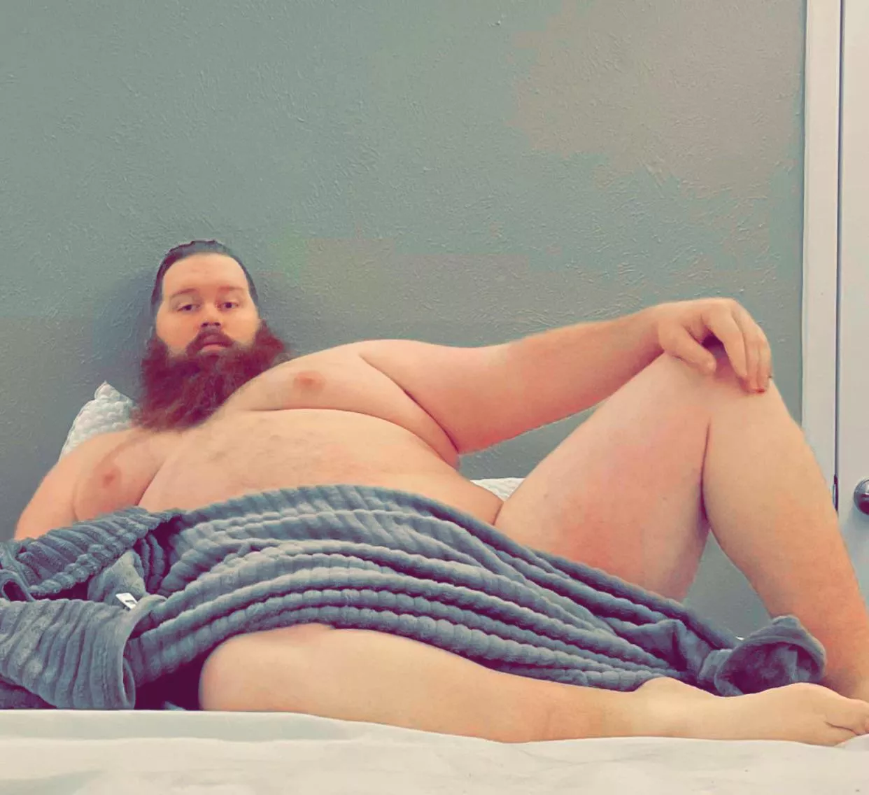 Come crawl under these covers, it’s chilly and rainy outside but so warm under me posted by Beardedcook91