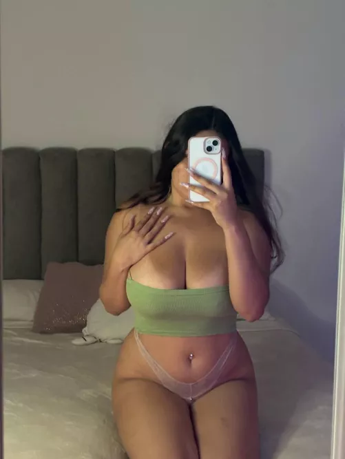 Comment your age if you'd fuck this latina body 19F by jimbles12
