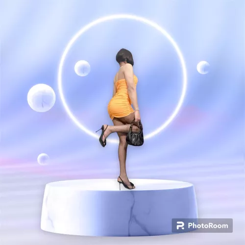 “Dolled up and Ready for Sunday Night 💛😛” by Mansisissy1998