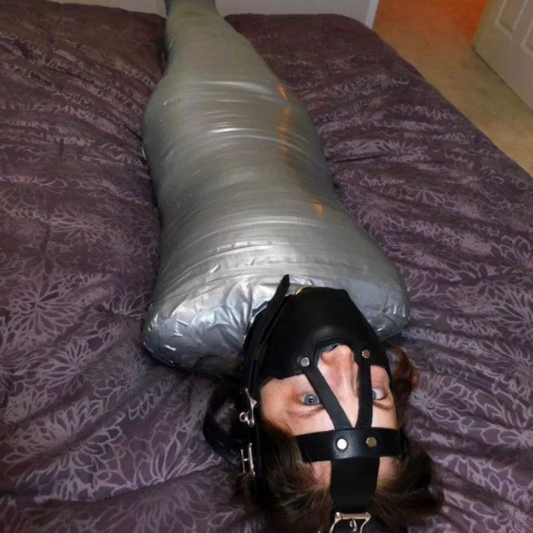 Fantasy #127 it's my day off but daddy still has to work. Good news, he works from home. Bad news... He told me that he didn't trust me to not touch myself and that I was too noisy. Lunch break can't home soon enough. posted by yearofthesub