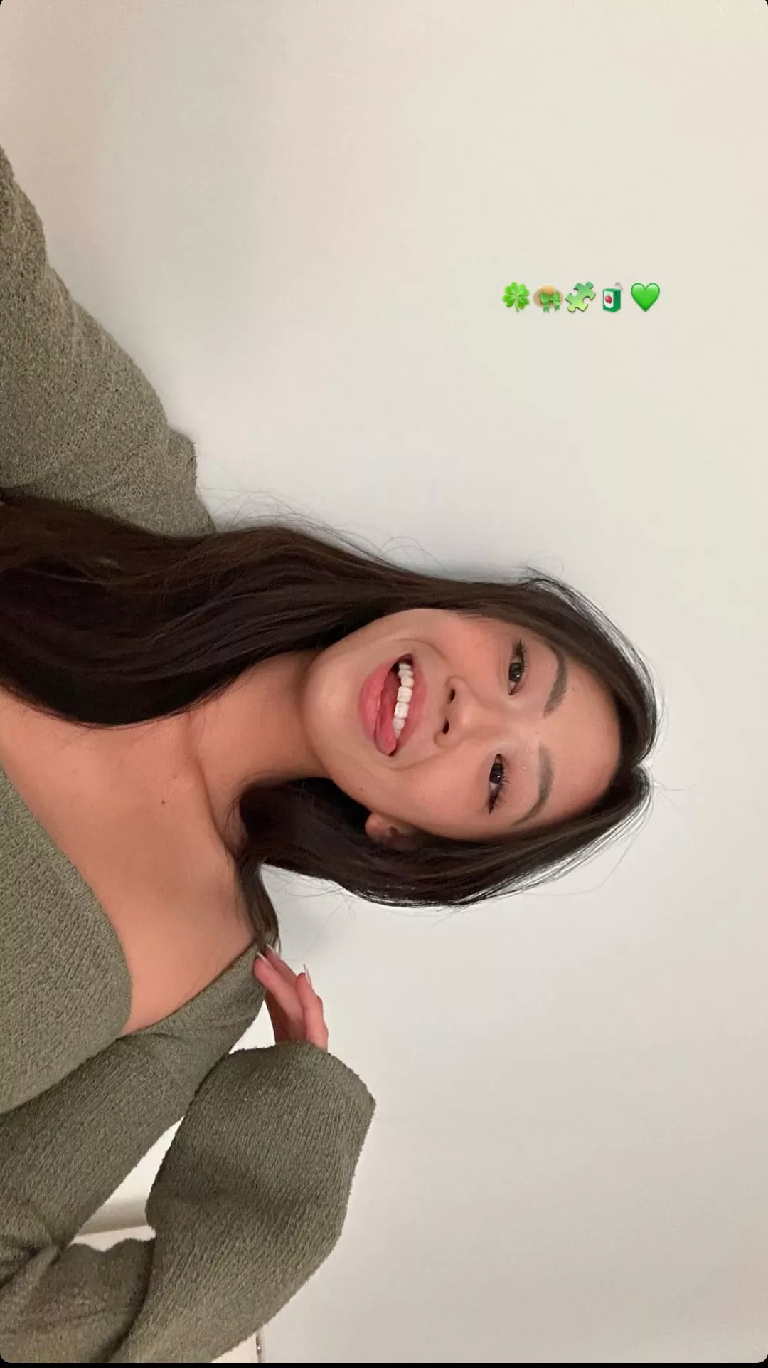 Girl  posted by olive_oil_twist