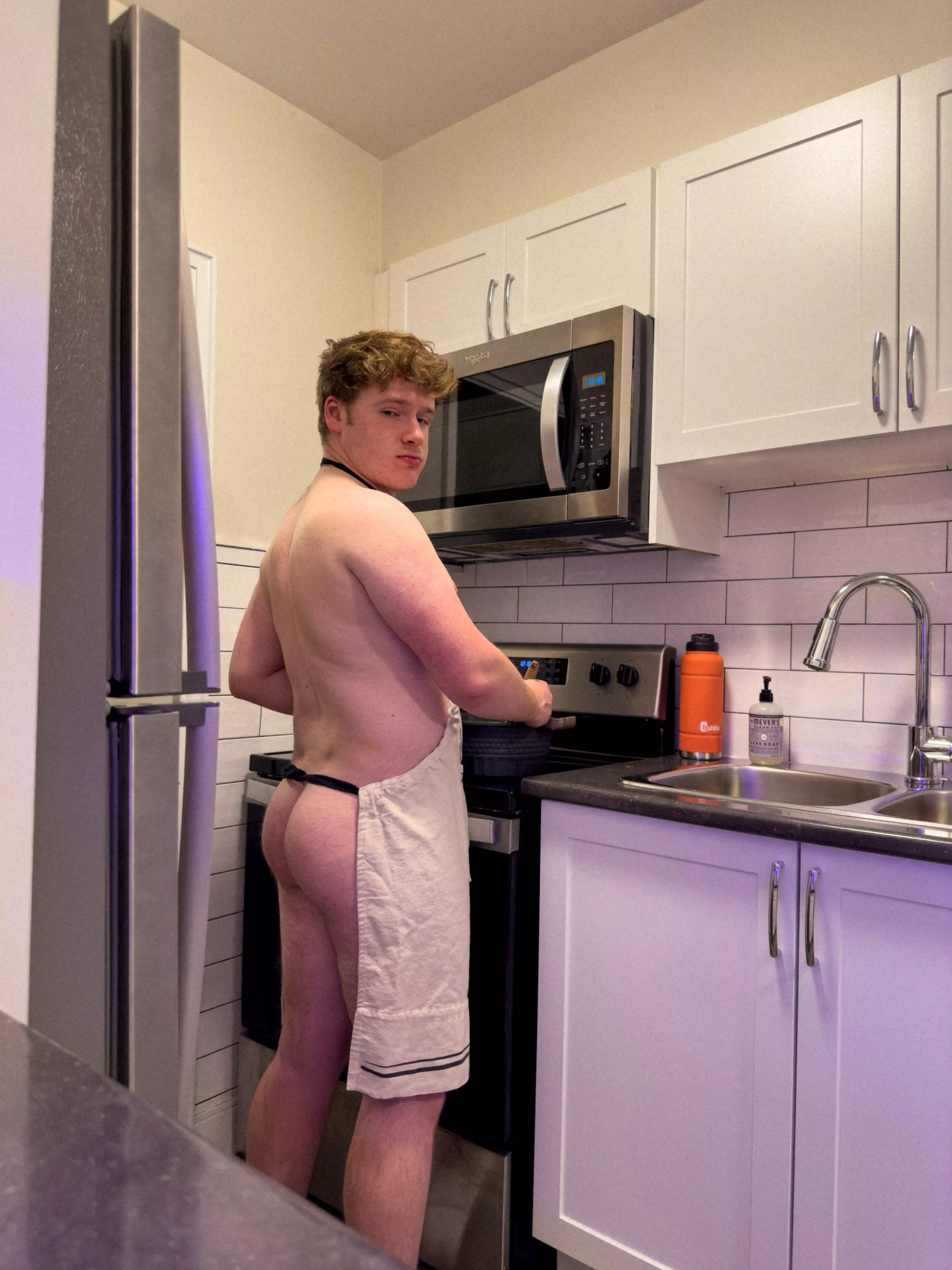 Good morning 🍑 [age 26] posted by thewinterson