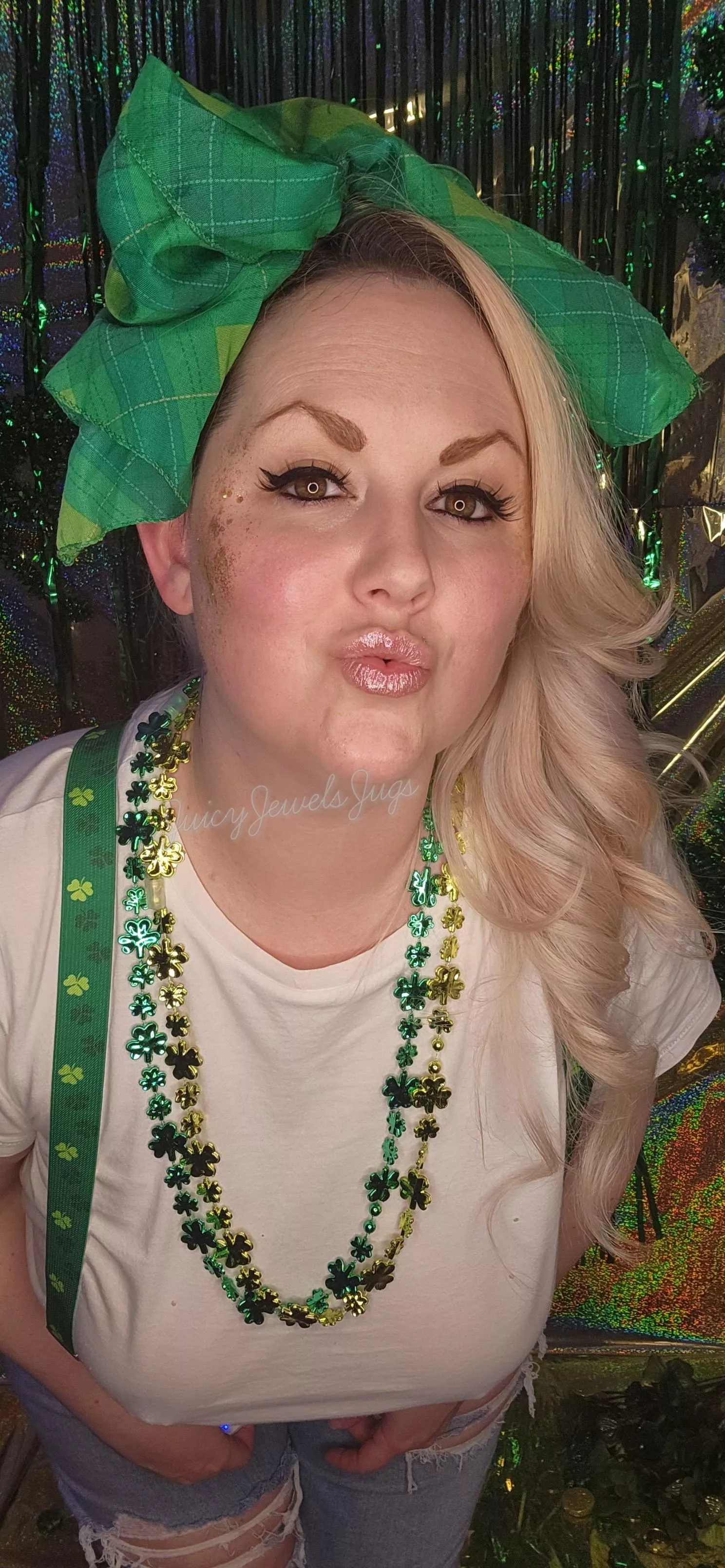 Green makes me horny (@juicyjewelsjugs) [fansly] posted by juicyjewelsjugs