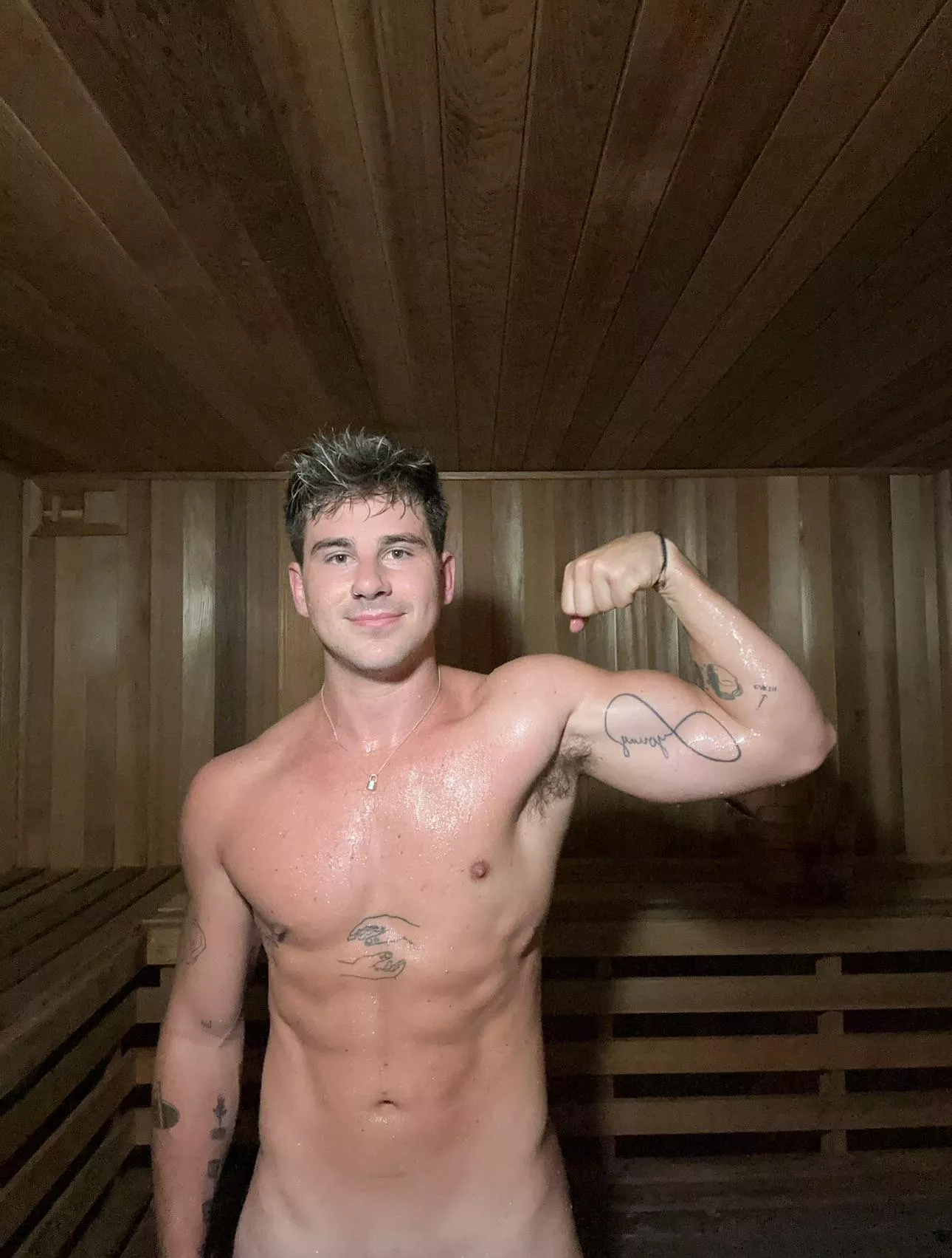 Gym sauna is my favourite place to chill out nude  posted by Apprehensive_Peace41