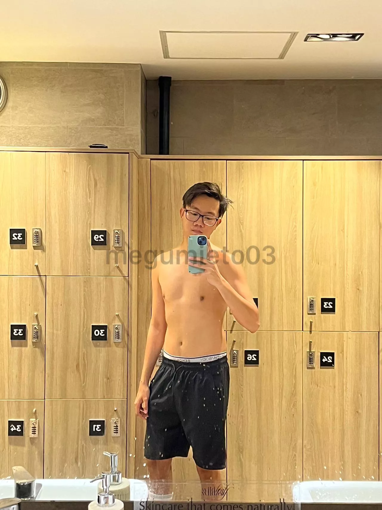 gym sundays 💪🏼 posted by megumieto03