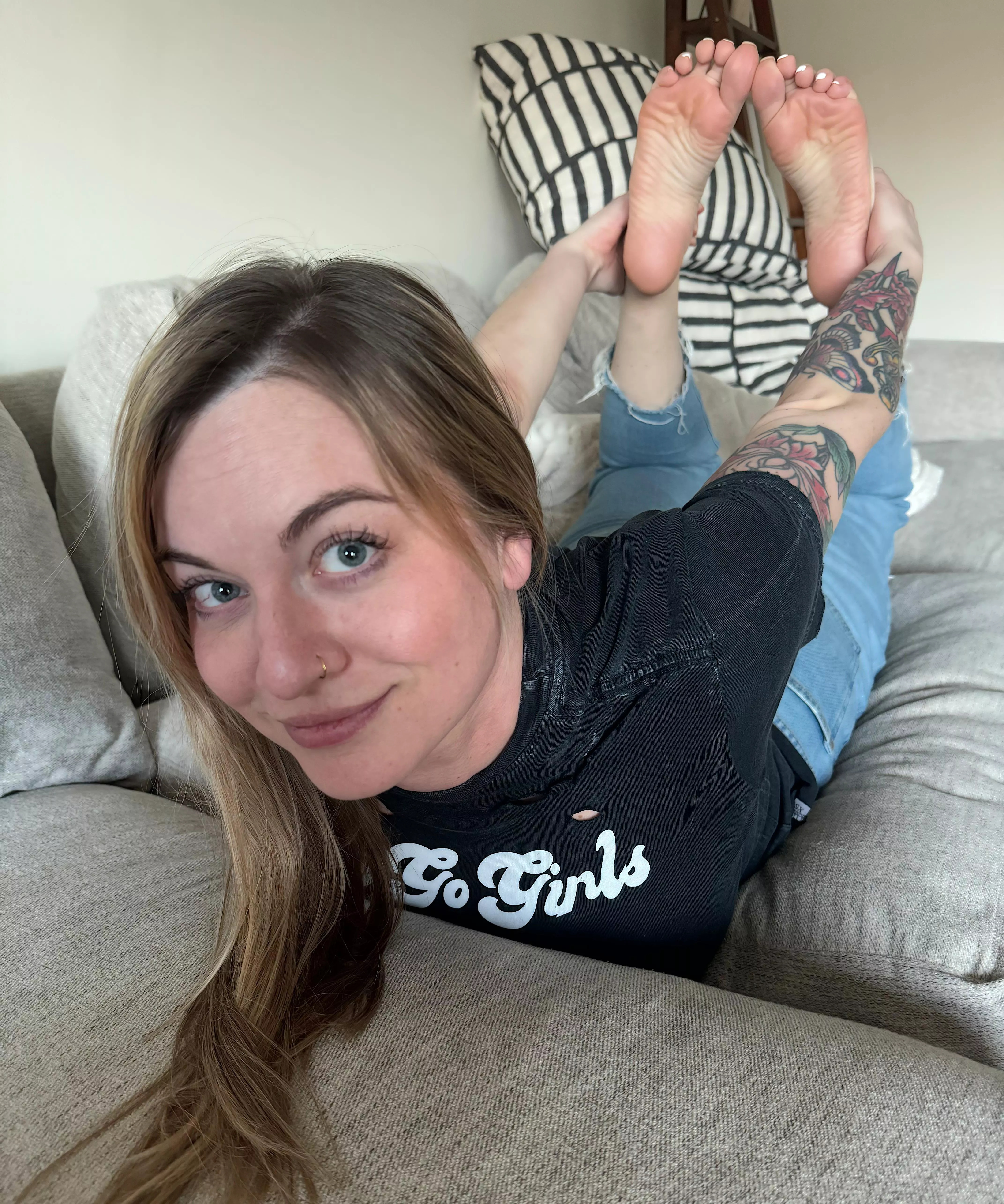 Hmm…still wondering what I should call this pose, any ideas? posted by Blondibliss