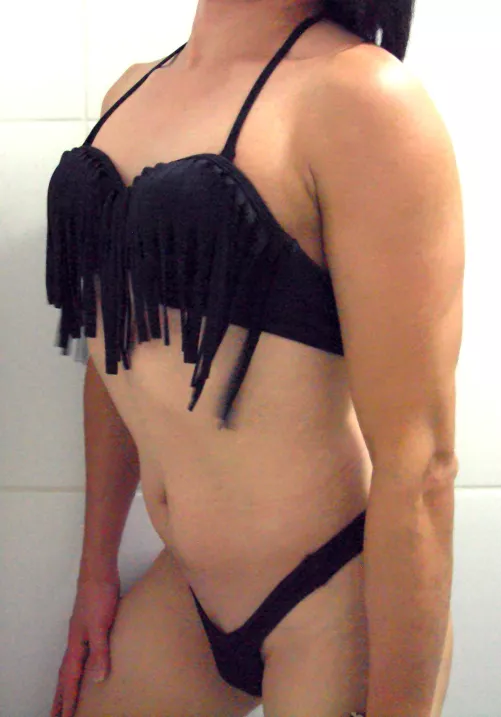 I feel so sexy wearing this... by LeticiaYumiCD