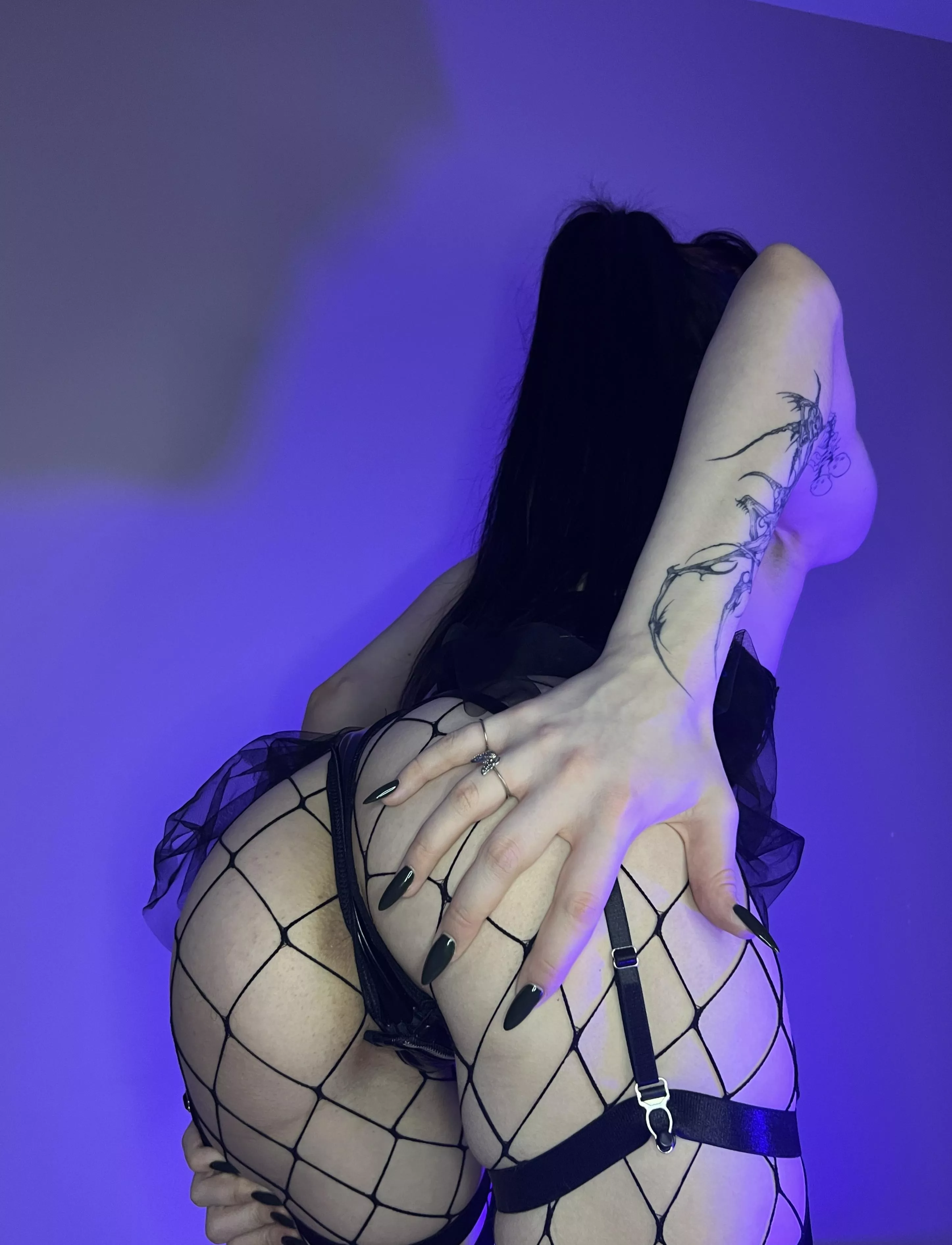 I got my nails done specifically for this look posted by PrettyFaceDirtySoul