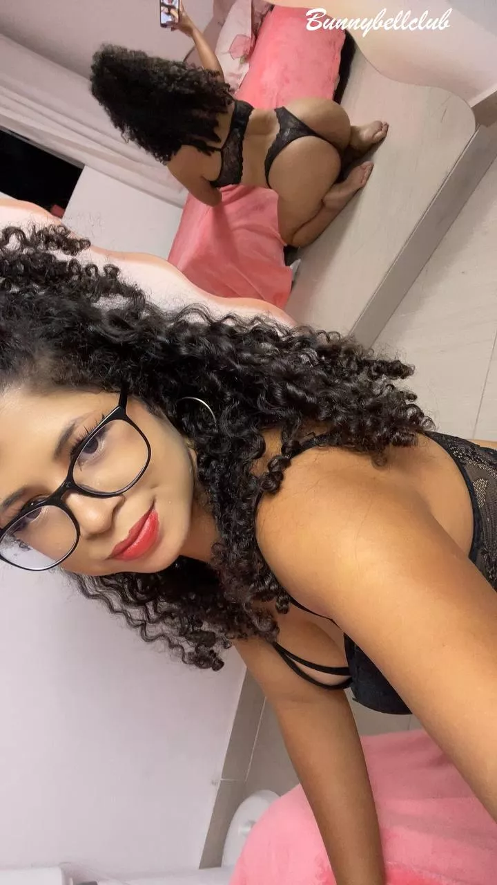 I look hot in the mirror, don't you think? posted by bunnybellclub