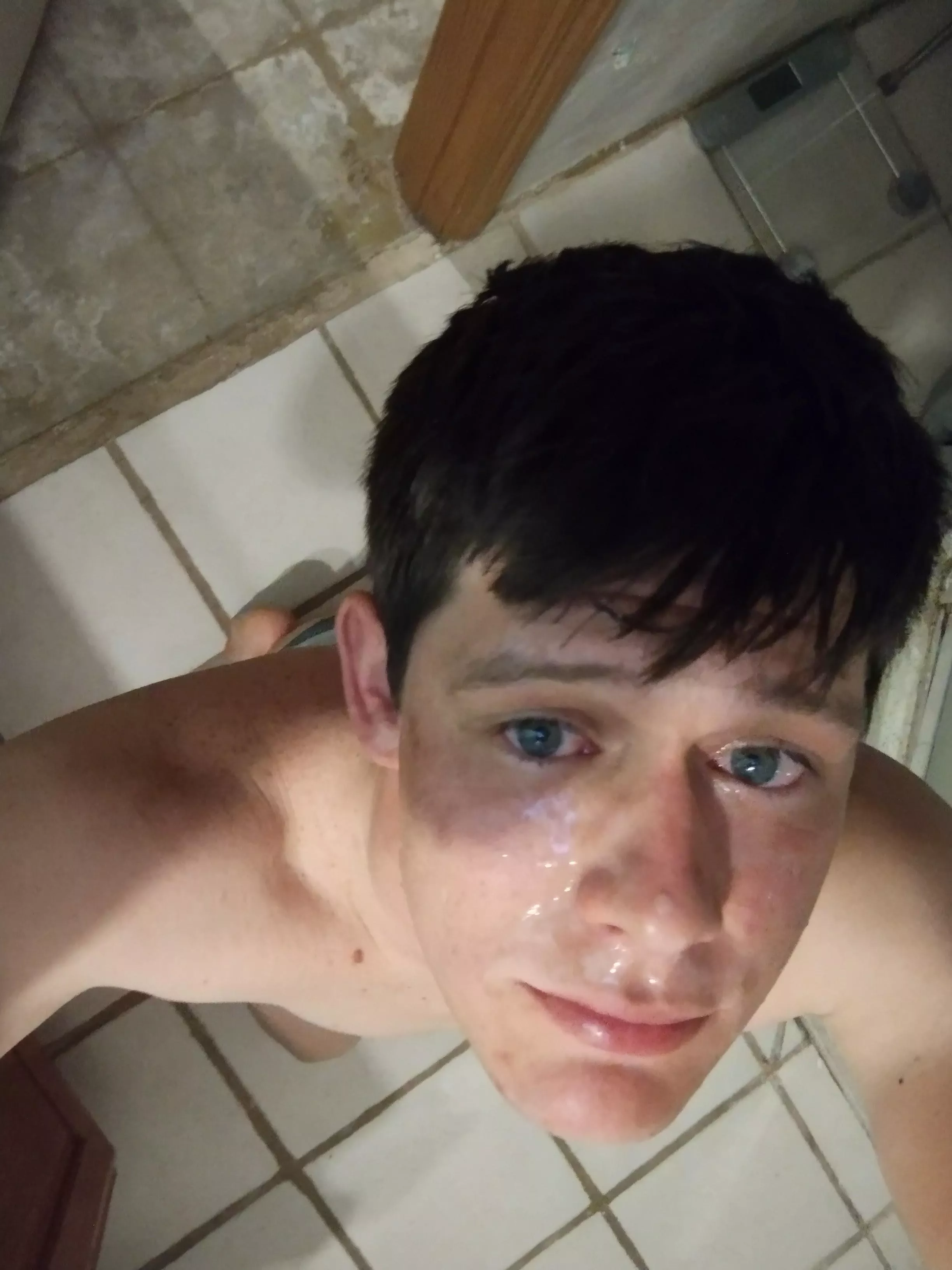 I love getting my face painted 🤤 any Dom tops wanna help fulfill my bukkake fantasy? DMs open 😁 posted by Serious-Milk-6620