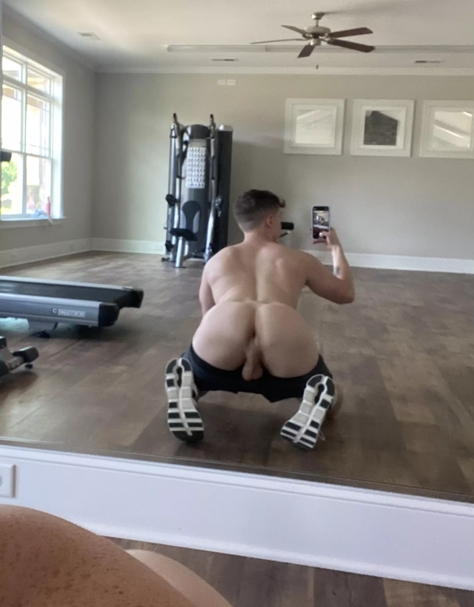 If you walked in on me ass up at the gym, what would you do 🫣? posted by pinkbubbleboy1