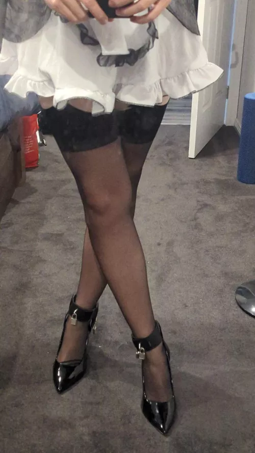 Is the length on my maids uniform correct? by Aussiesissyboi