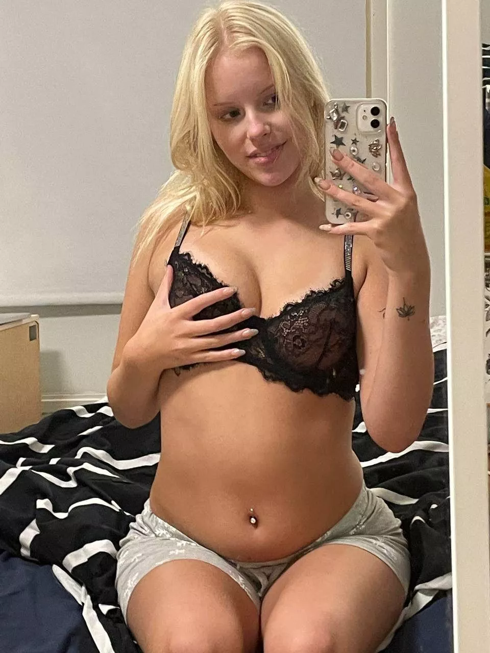 Just turned 18 and pretty inexperienced with dating, will an older guy find me attractive posted by Suckmymic