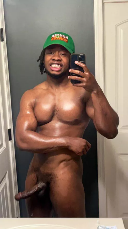 Just wanna show off by BigBlackCacktus