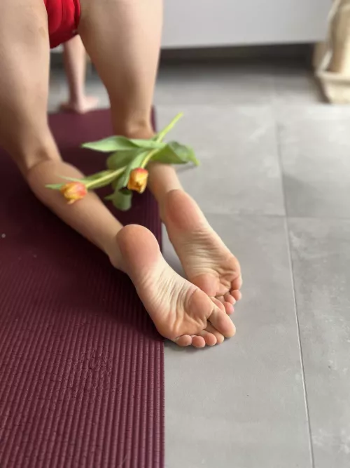 lick my pussy or my toes  by _ivannabelle