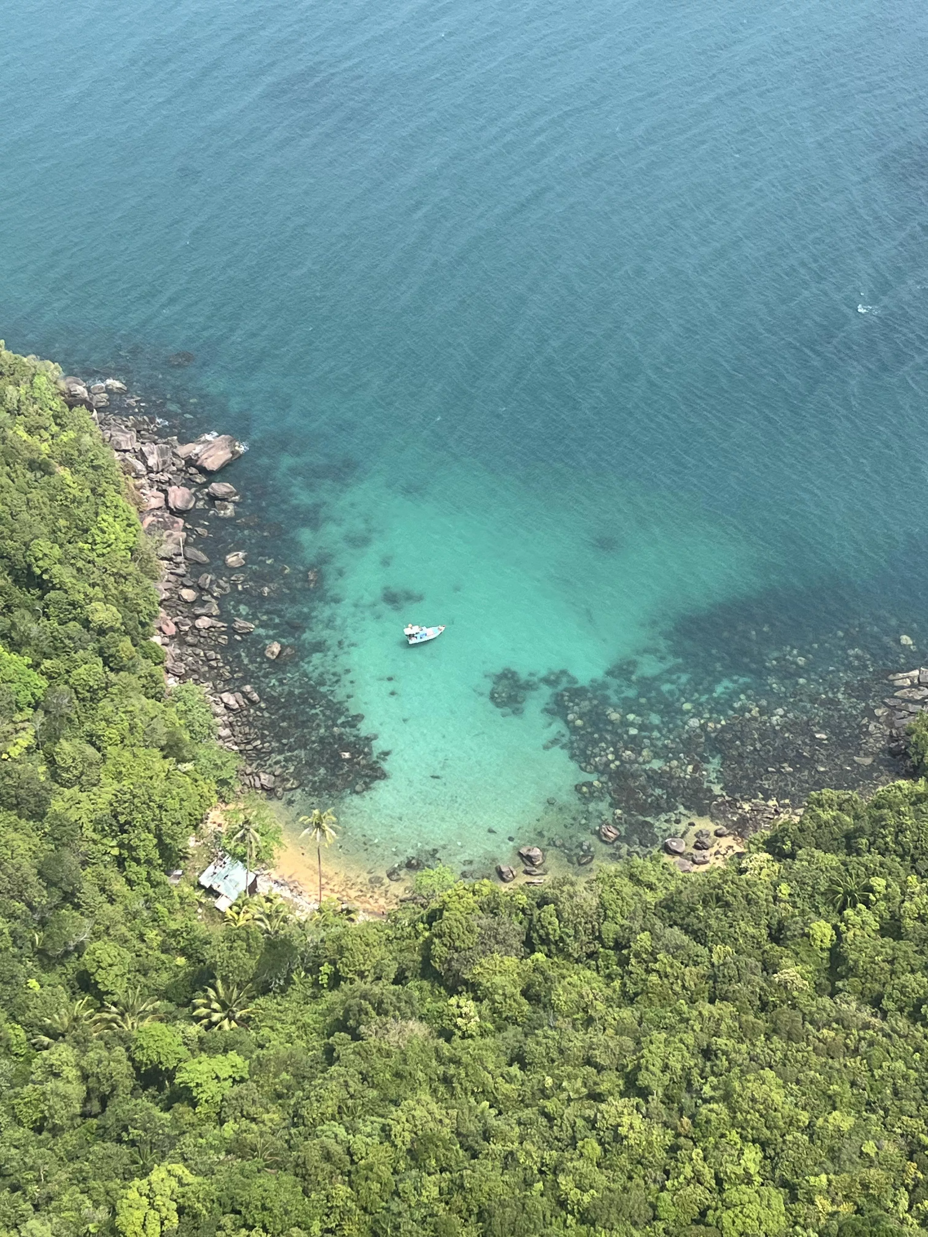little boat on a little beach :) posted by safiyageorgette