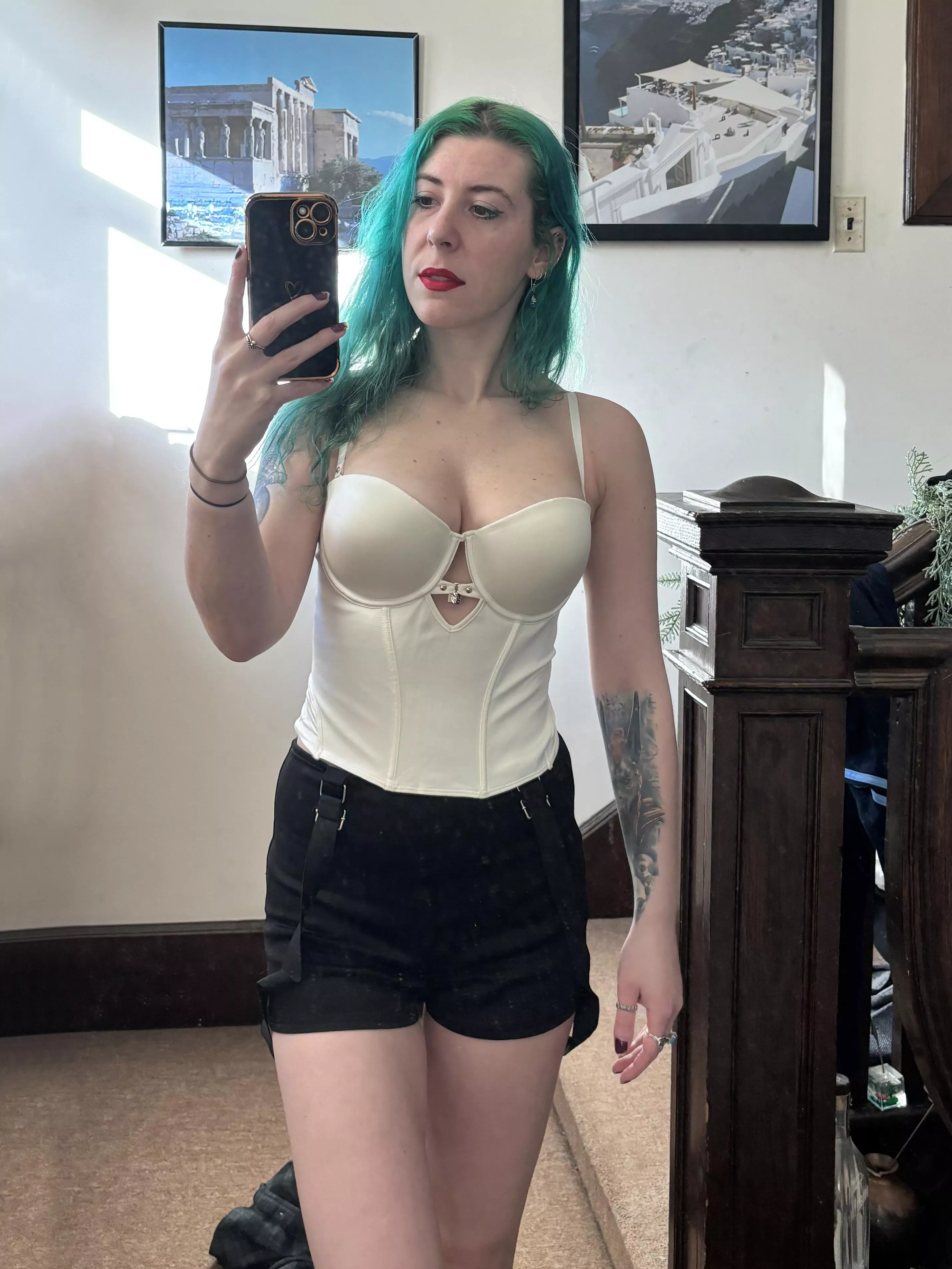 Mirror cleavage posted by sirenskiss3