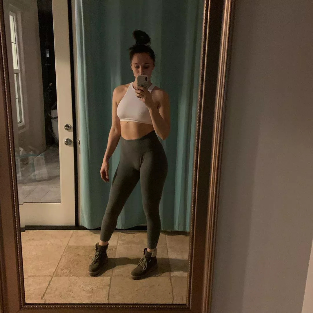 Mirror mirror posted by ExecutiveF1ora