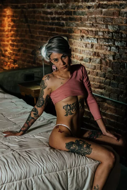 My hair is very straight after I sleep 😋  by Arlinbaddiegirl