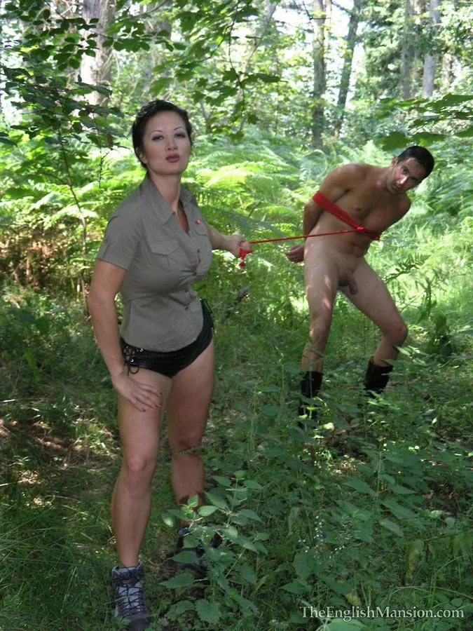 My Matriarchy Royal Guards found the perfect welcome home present for our wonderful Queen.  posted by Rainbow_And_Sunshine