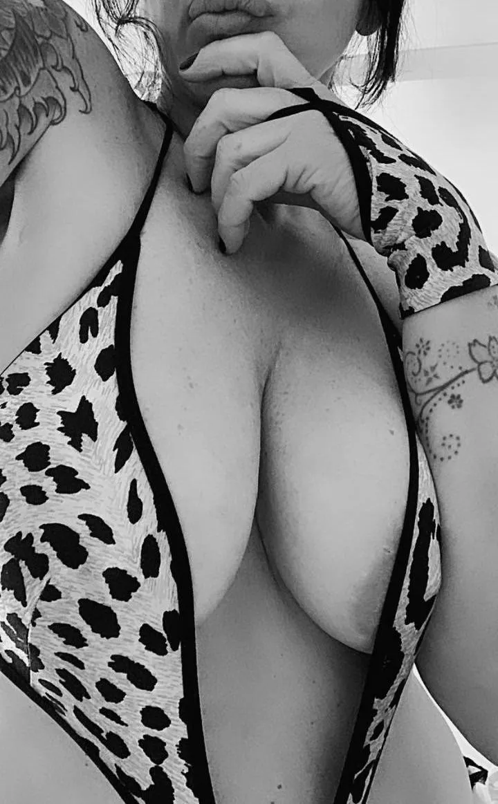 Natural milf very hot posted by lallilove