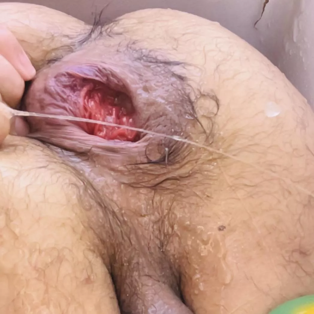 Need fem partner to help with my hole 🕳️  posted by schellsNcheez