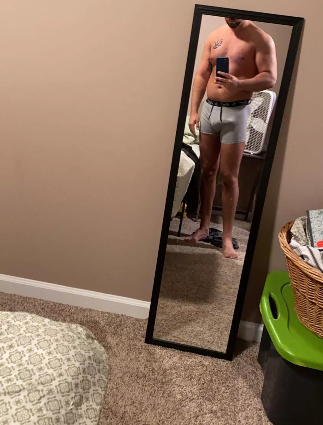 Not easy keeping it contained posted by Kodakuzi12