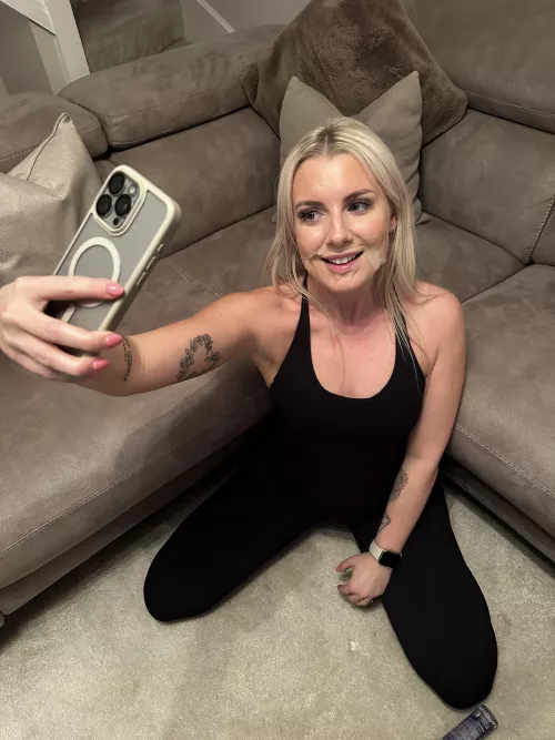 Sending hubby a selfie whilst he is at work 💦 by EmilyWalters18