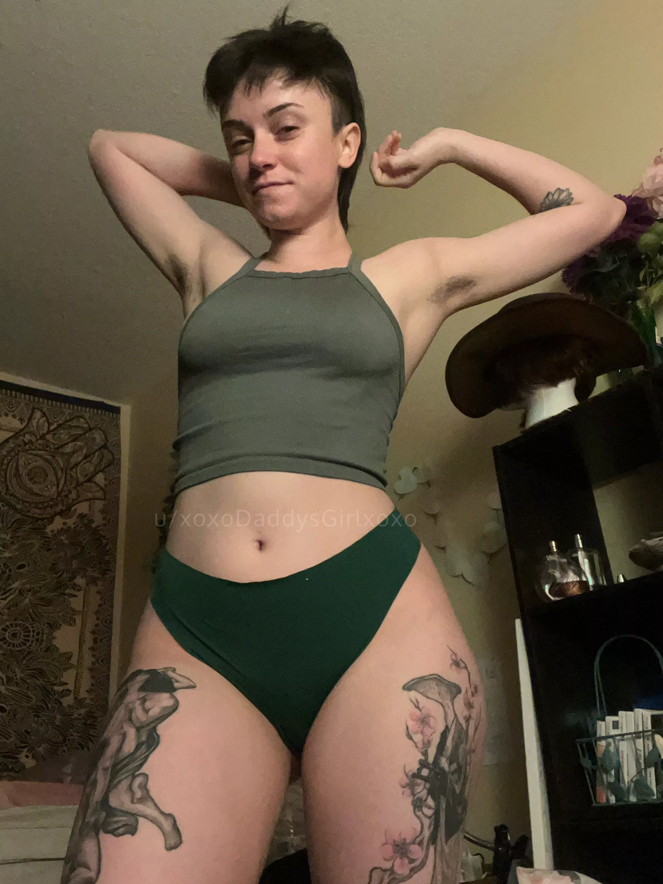 stretchy bedhead :) posted by xoxodaddysgirlxoxo