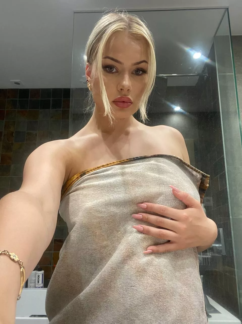 Take me upstairs and put a baby in me posted by lilymelons