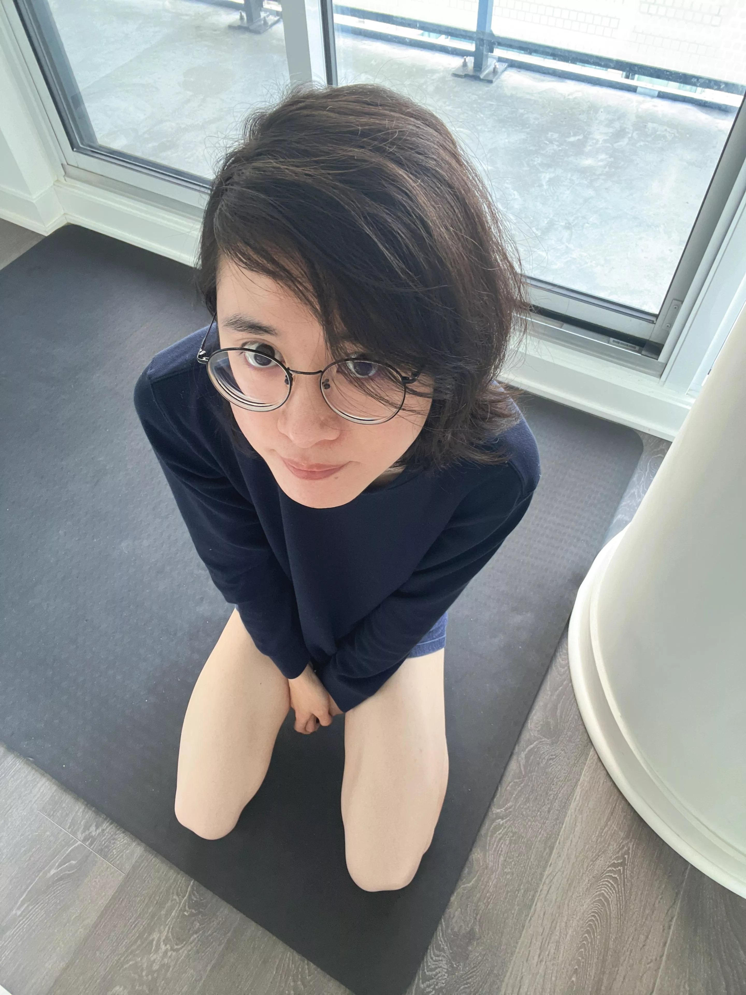 This is what I usually wear to work (⸝⸝⸝╸w╺⸝⸝⸝) It is snowing outside but it is still warm enough ⛄️ posted by amberaether