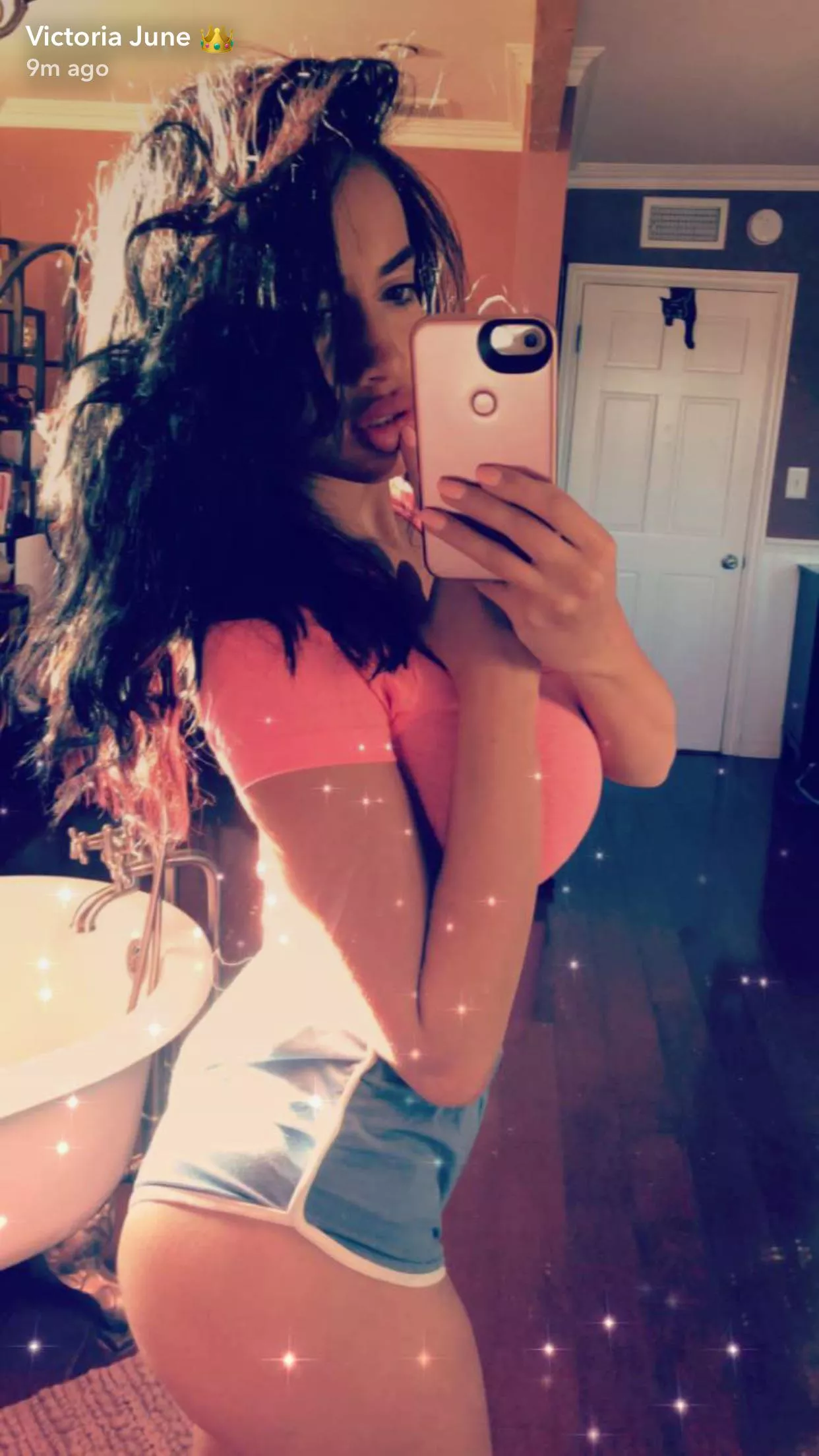 This old snap from 2017 posted by anon_nonapplicable