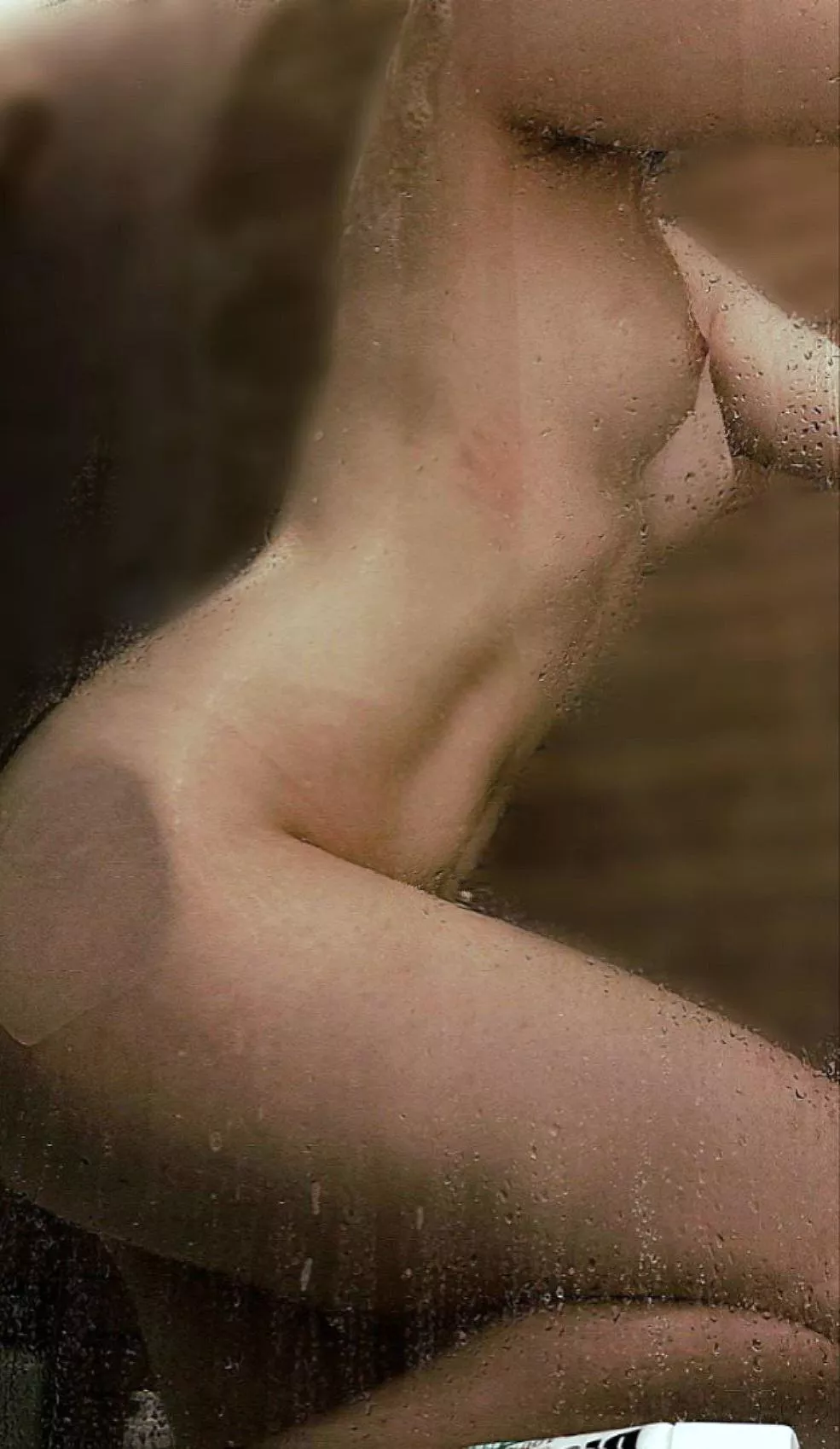 too much steam in my shower🤭 posted by virlyana