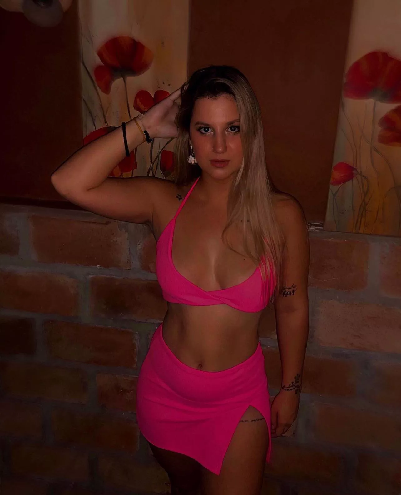 What would you do if you seen me on a night out?  posted by ohiobigu