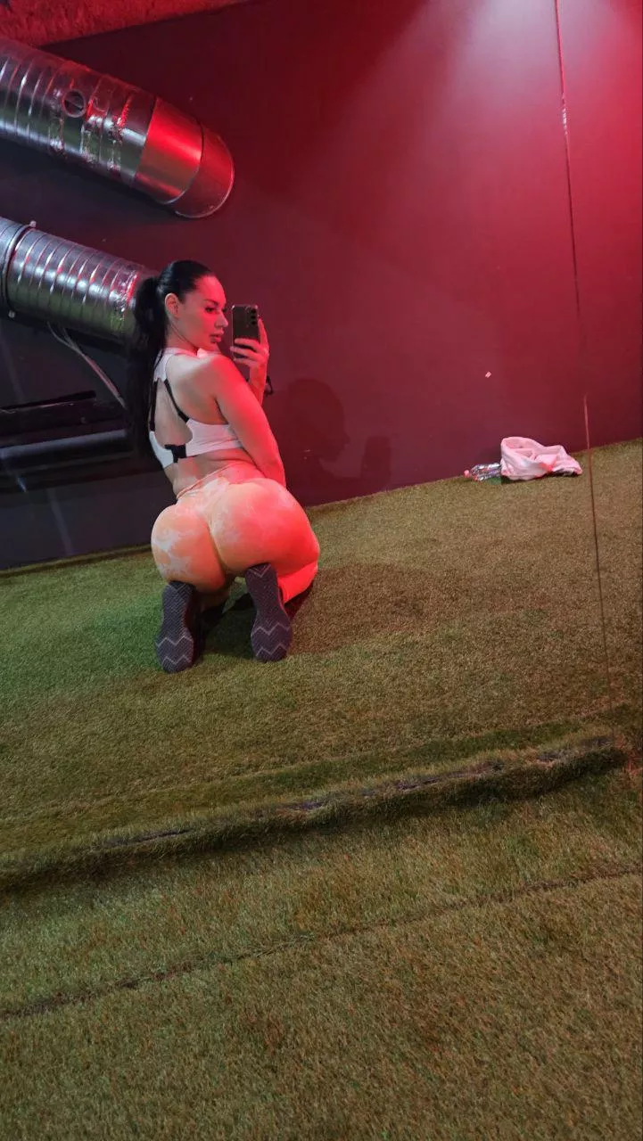 Who wants to get wild with me today (F) posted by Rukator