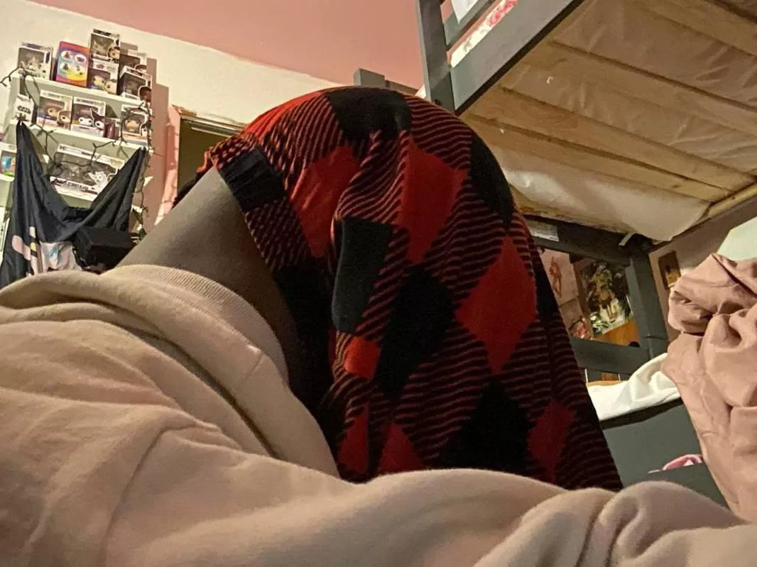 Would you fuck me while I’m in my childhood bedroom? posted by creampiewaffle