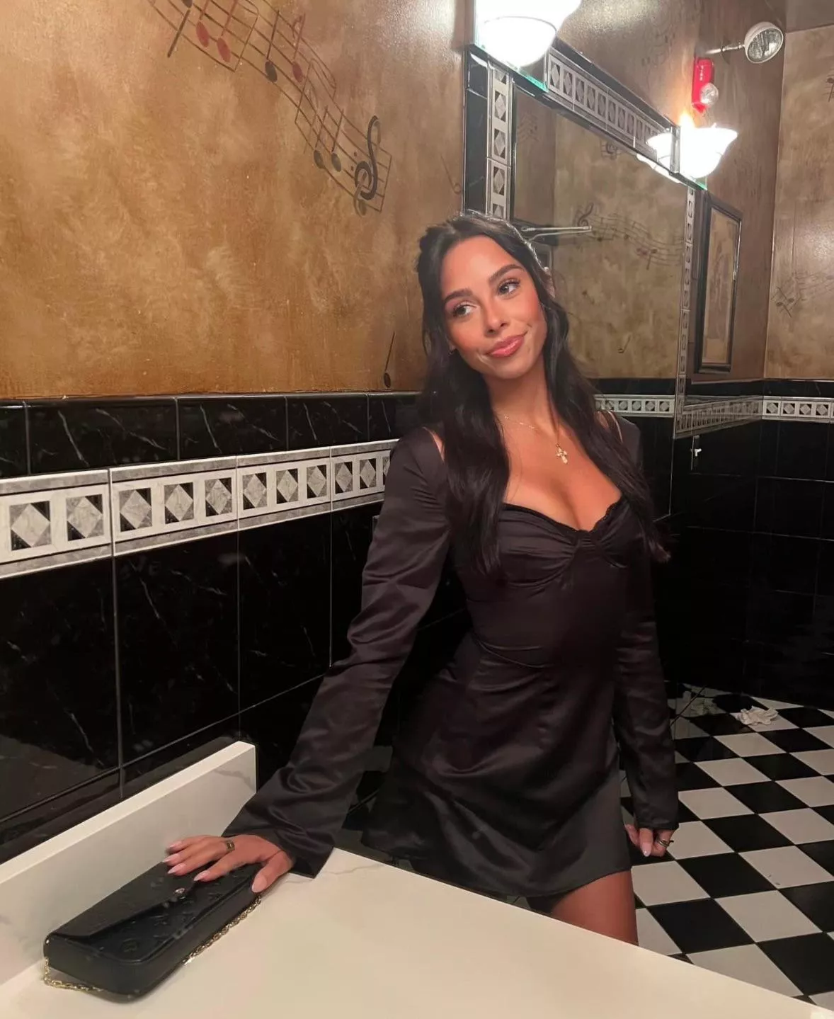 Black dress posted by TrainingSkin9845