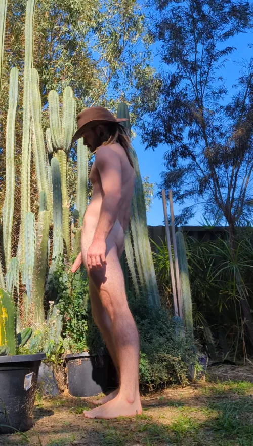 First post here 🫣🌵 (m28) by BigChili-SmolTiddies