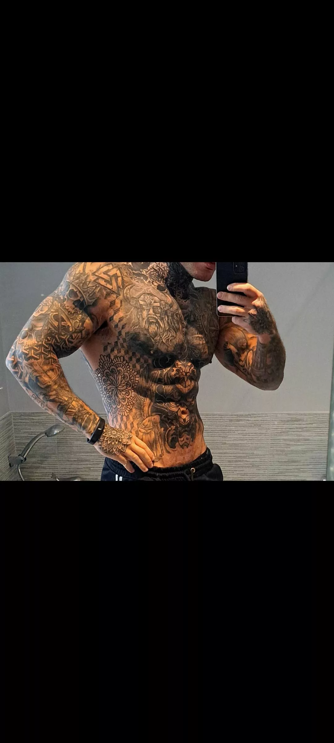 Fully inked gym bro ;) posted by bahamianDowel769
