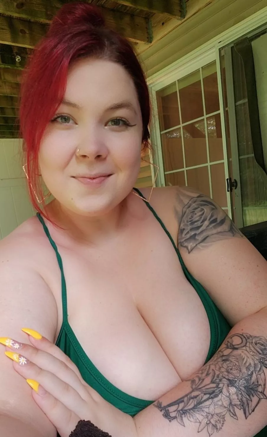 Green for St. Patrick's Day 😘🍀💚 posted by CrimsonCurves9