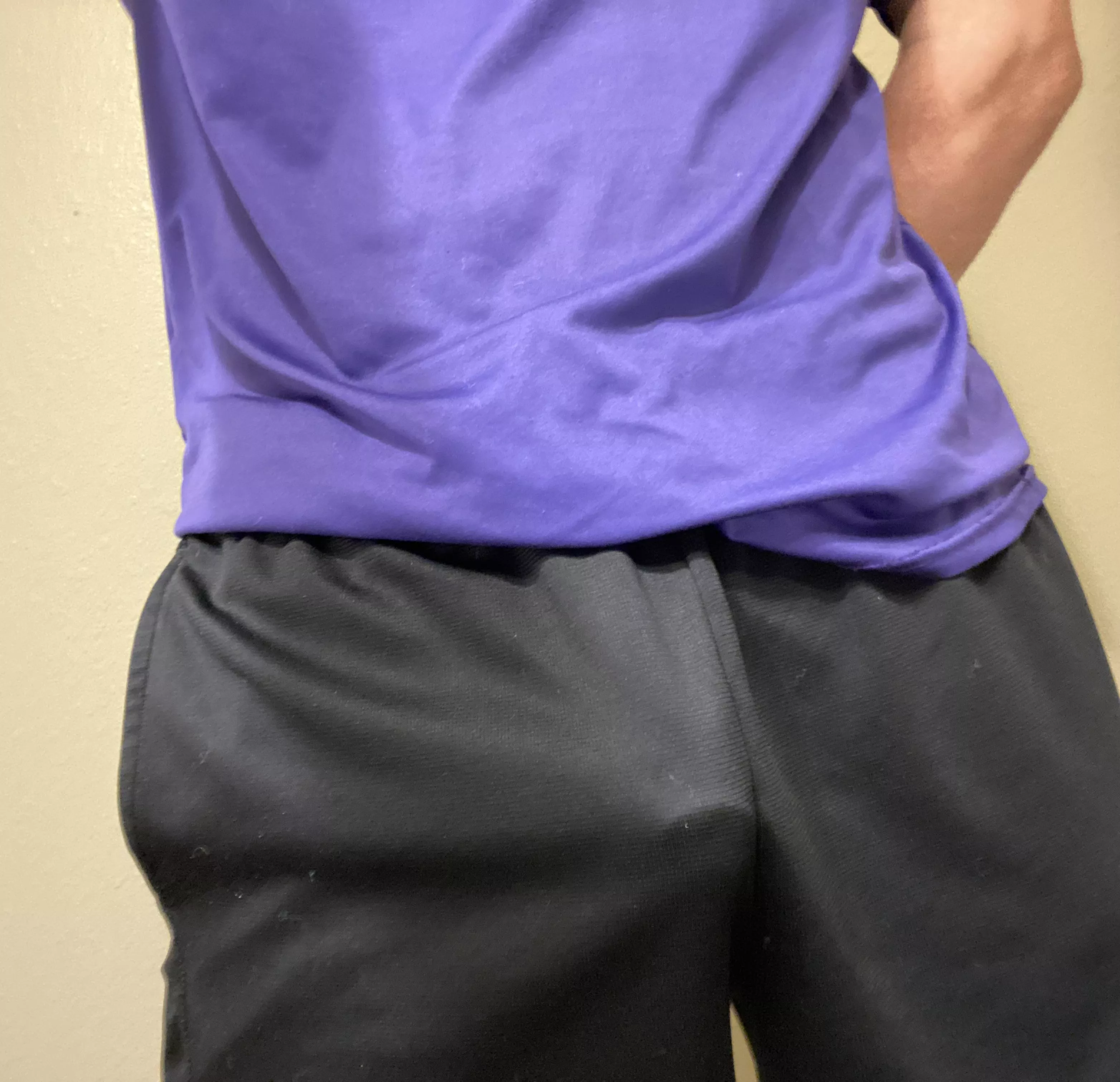 Just sharing my bulge posted by hornyandbackagain