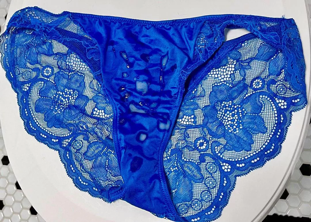 Looks like someone enjoyed my used panties today  posted by 22_nalgonapawg
