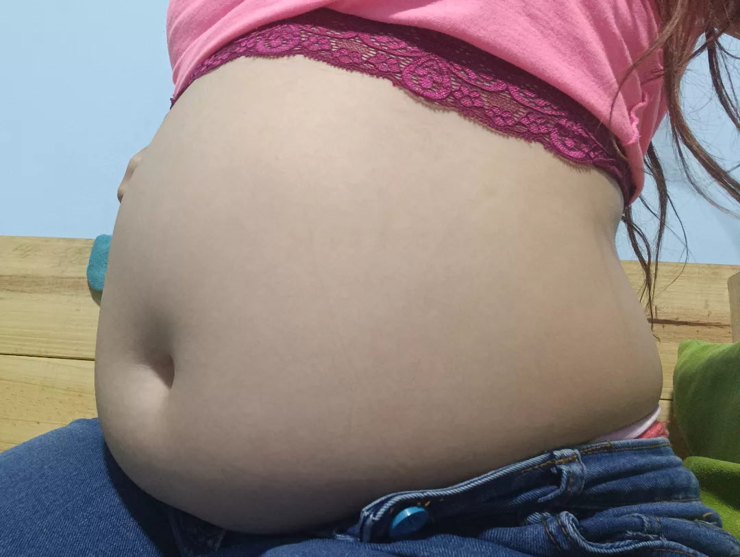 My ass no longer fits into these pants 🐷🥵 posted by ivanelysS