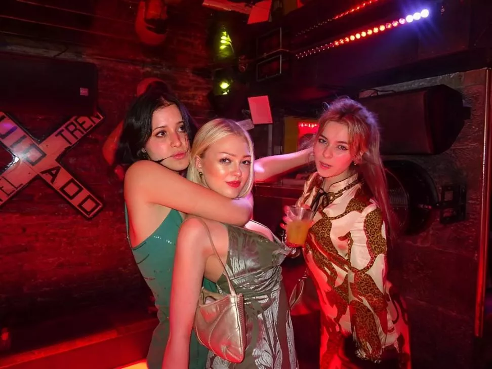 One from the trio [3] posted by Swiftie4ever_713