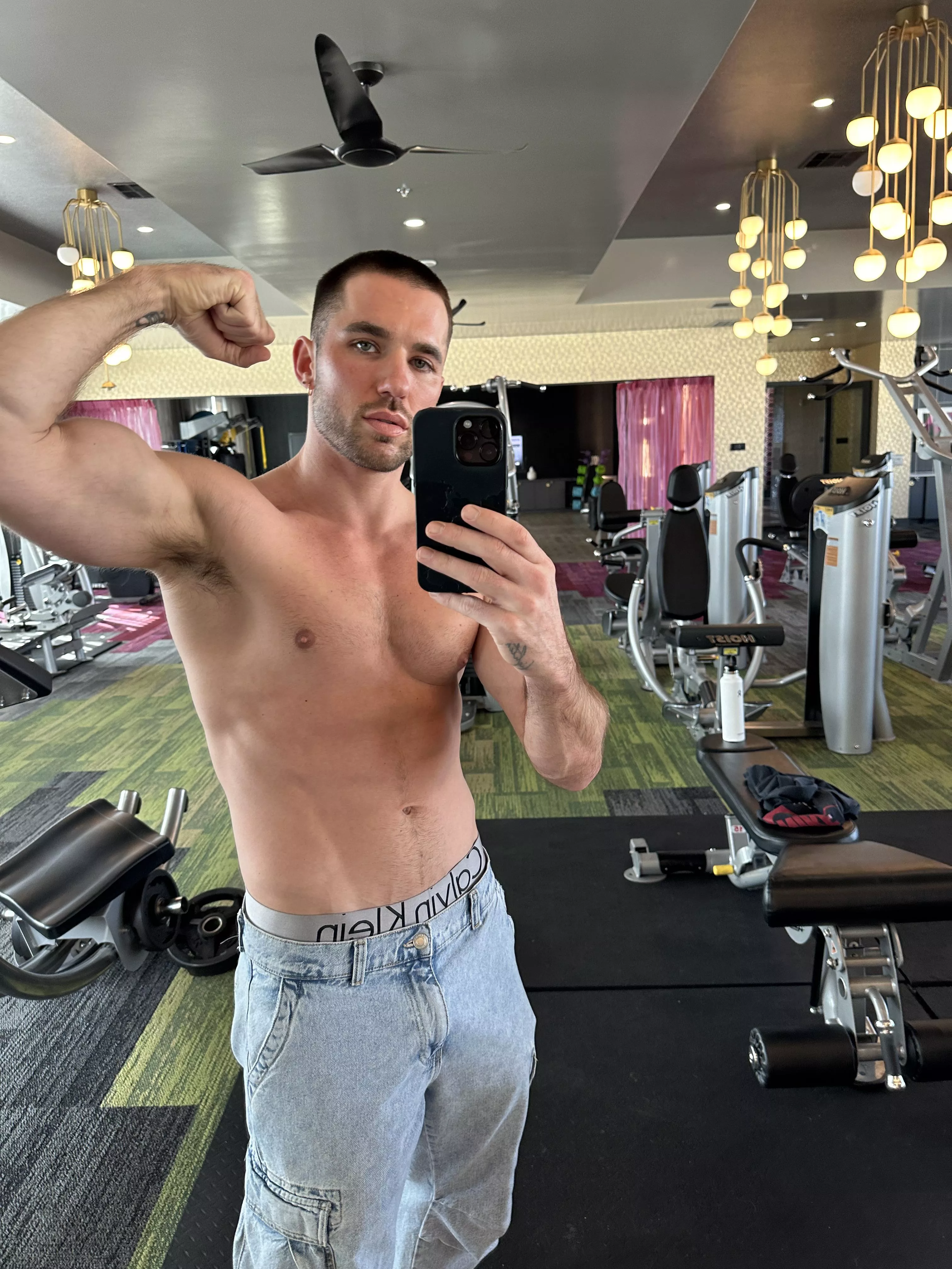 Post pump and sweaty 😛 posted by Lbnzprnc